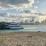 Studio Stay Narrow Neck Beach